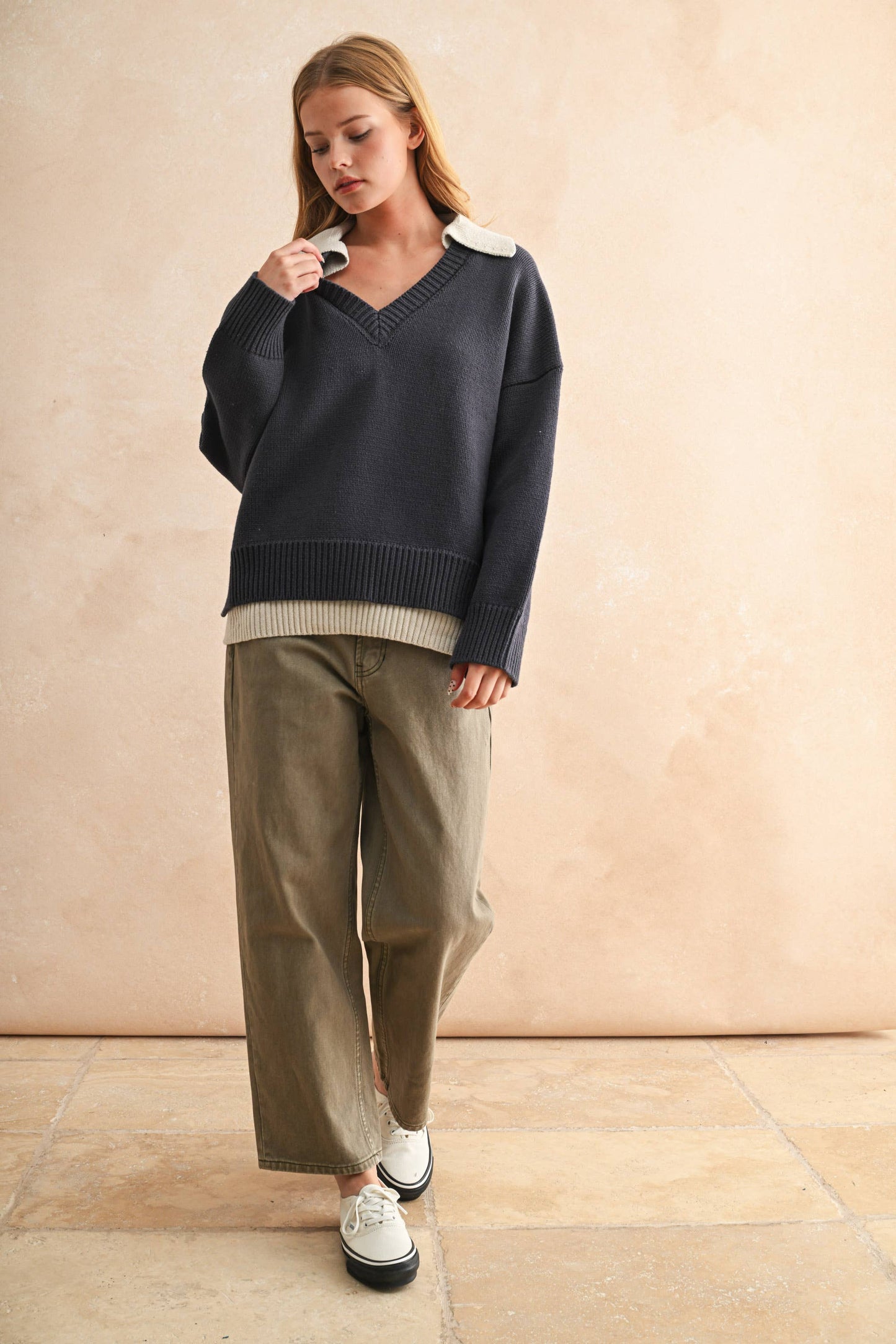 COLOR COMBO V-NECK SWEATER TOP