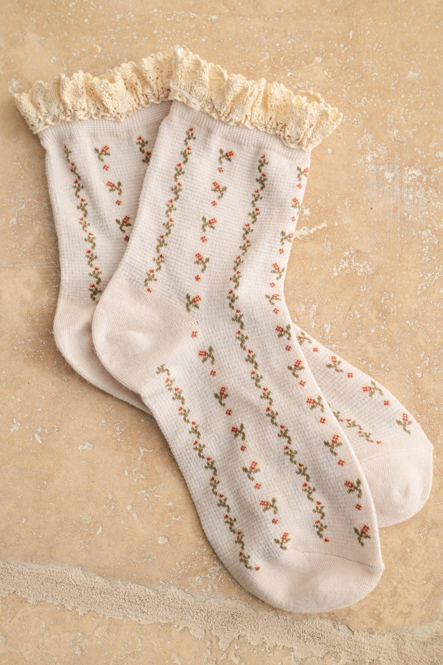 A5361   FLORAL PRINT CROCHET TRIM SOCKS