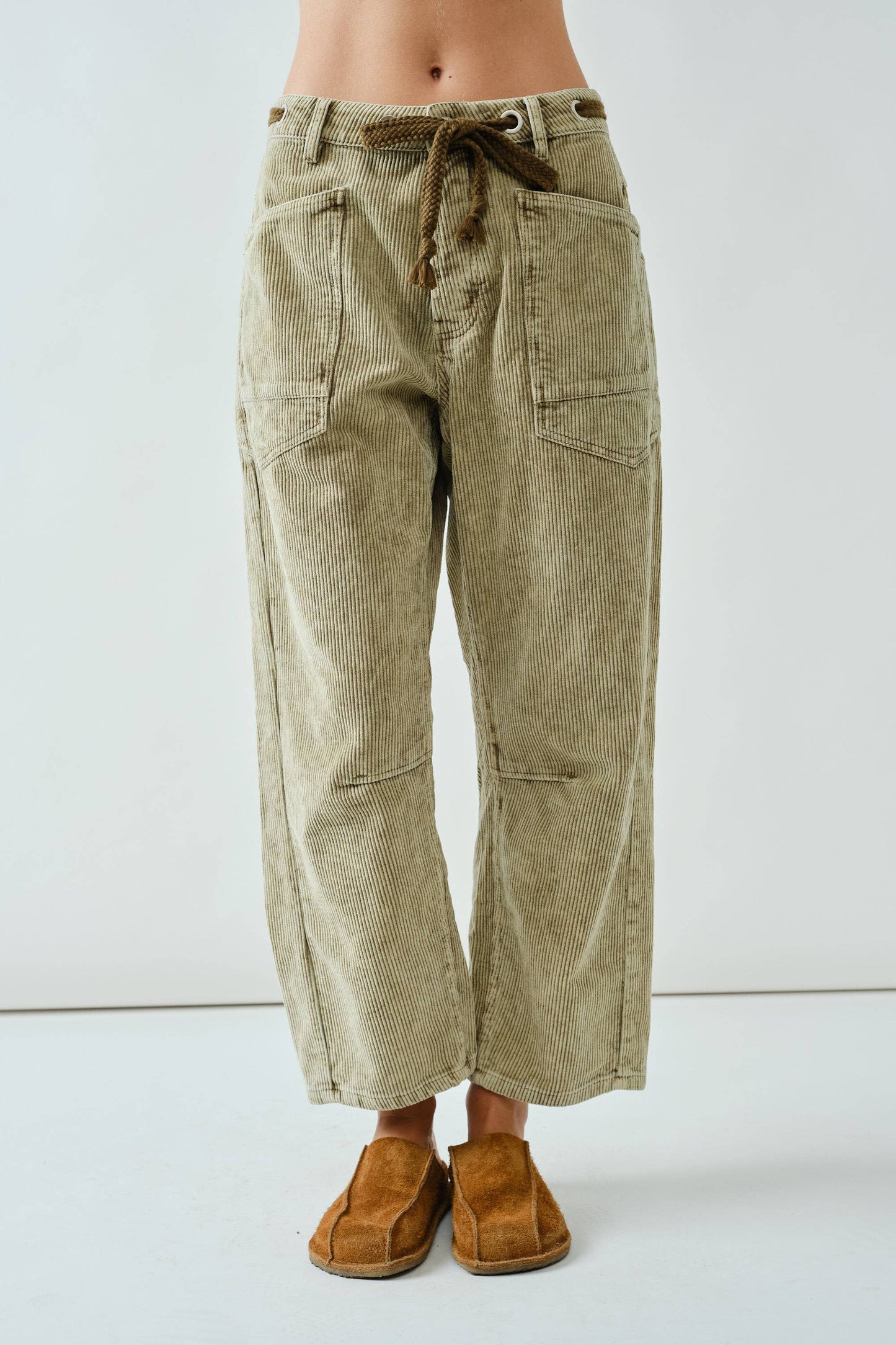 BARREL CORDUROY PANTS WITH EYELET WAIST