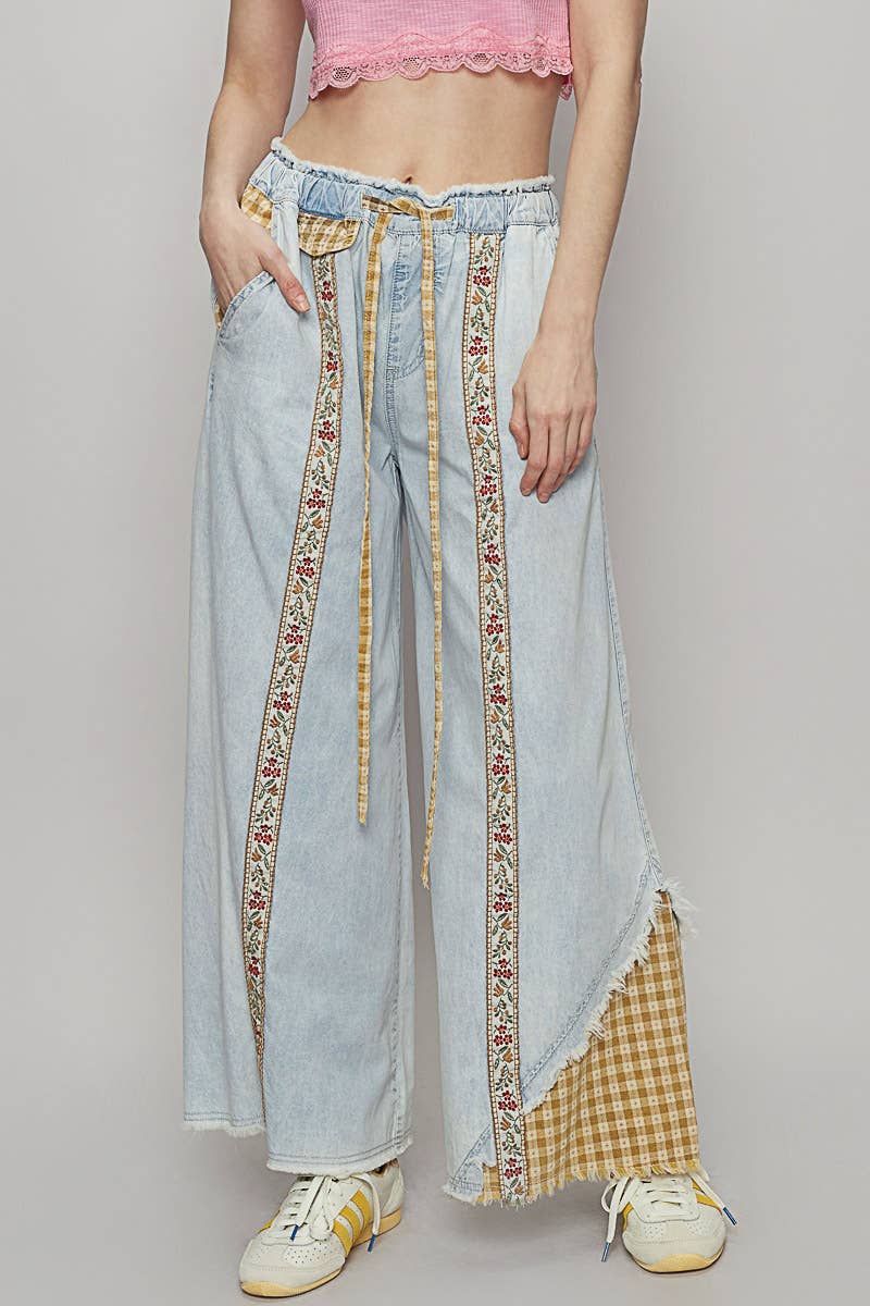 Contrast buckle back detail floral trim down woven pants