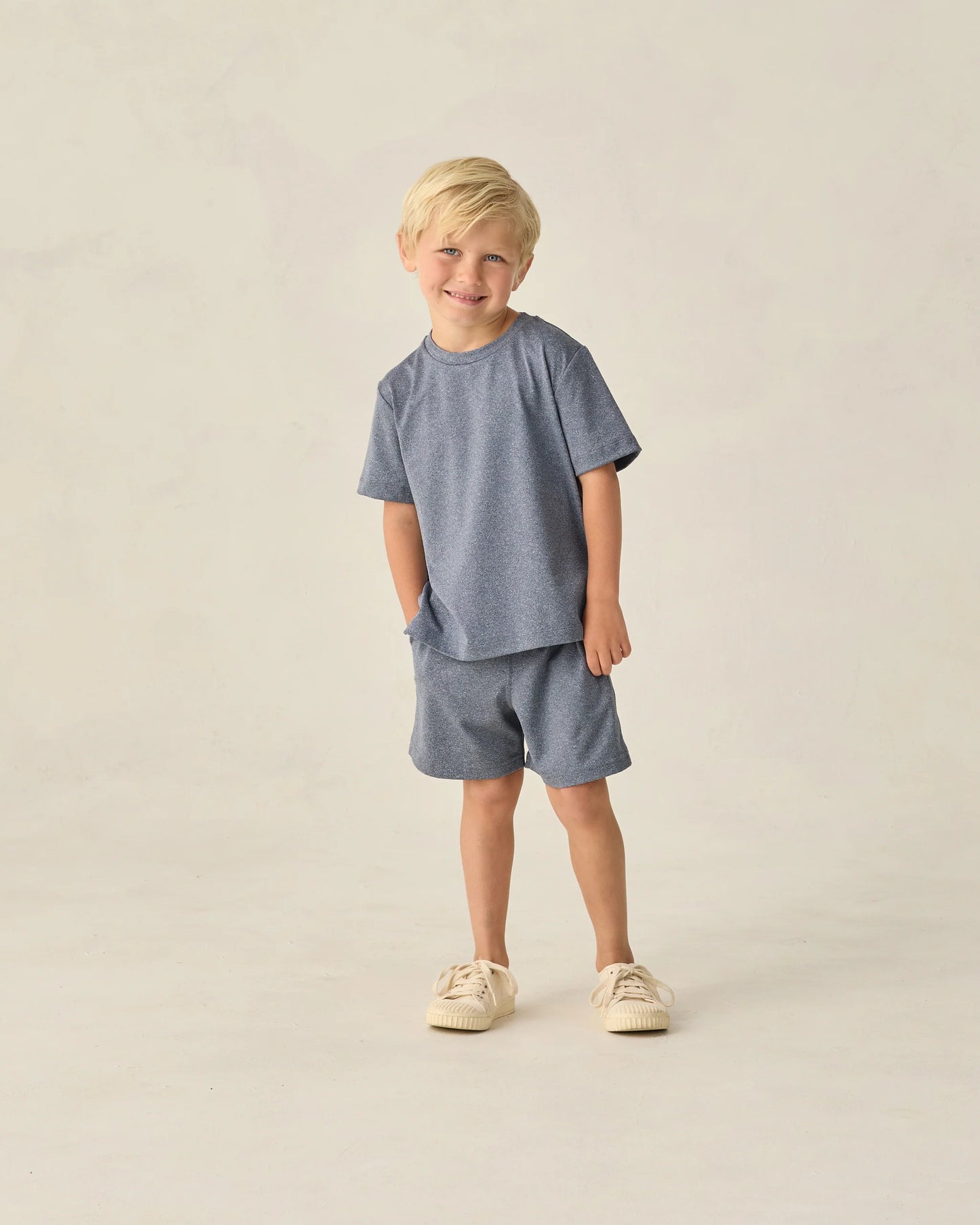 Cove Essential Tee in heathered marine