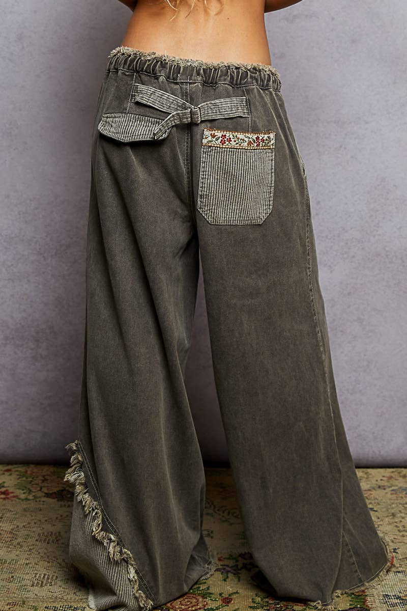 Contrast buckle back detail floral trim down woven pants