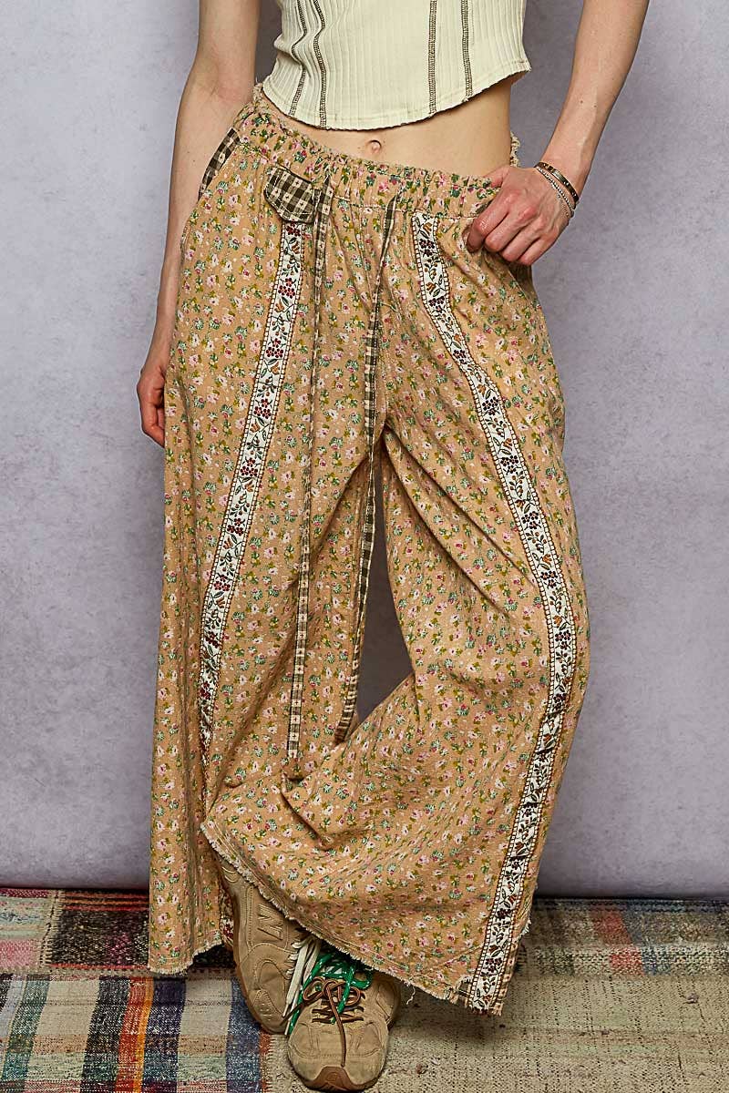 Contrast buckle back detail floral trim down woven pants