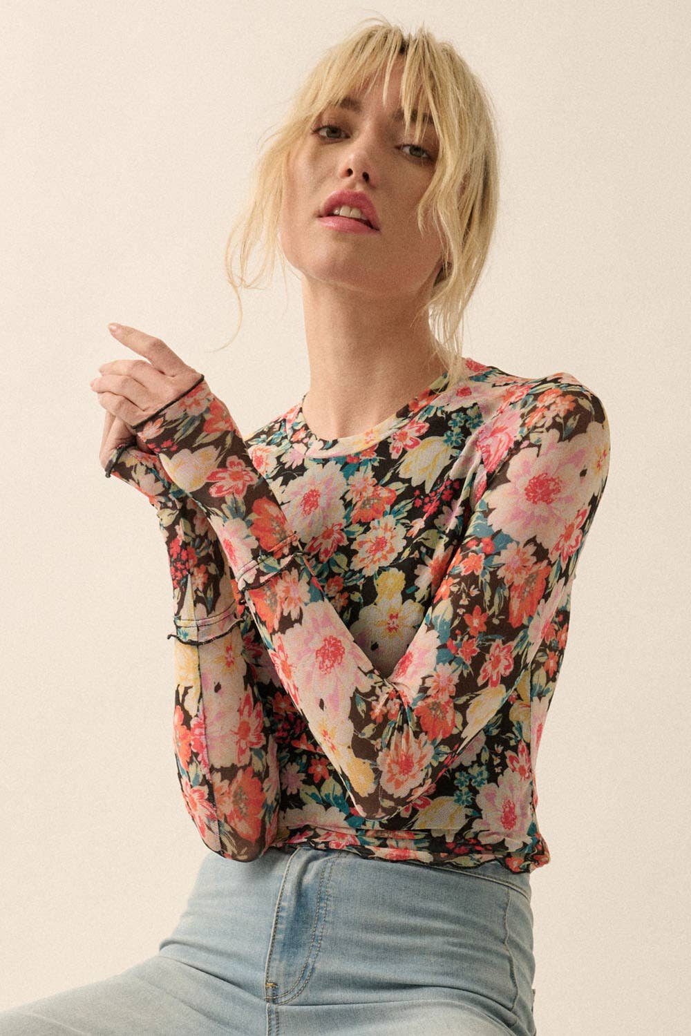 Floral Mesh Lettuce-Edge Thumbhole Top